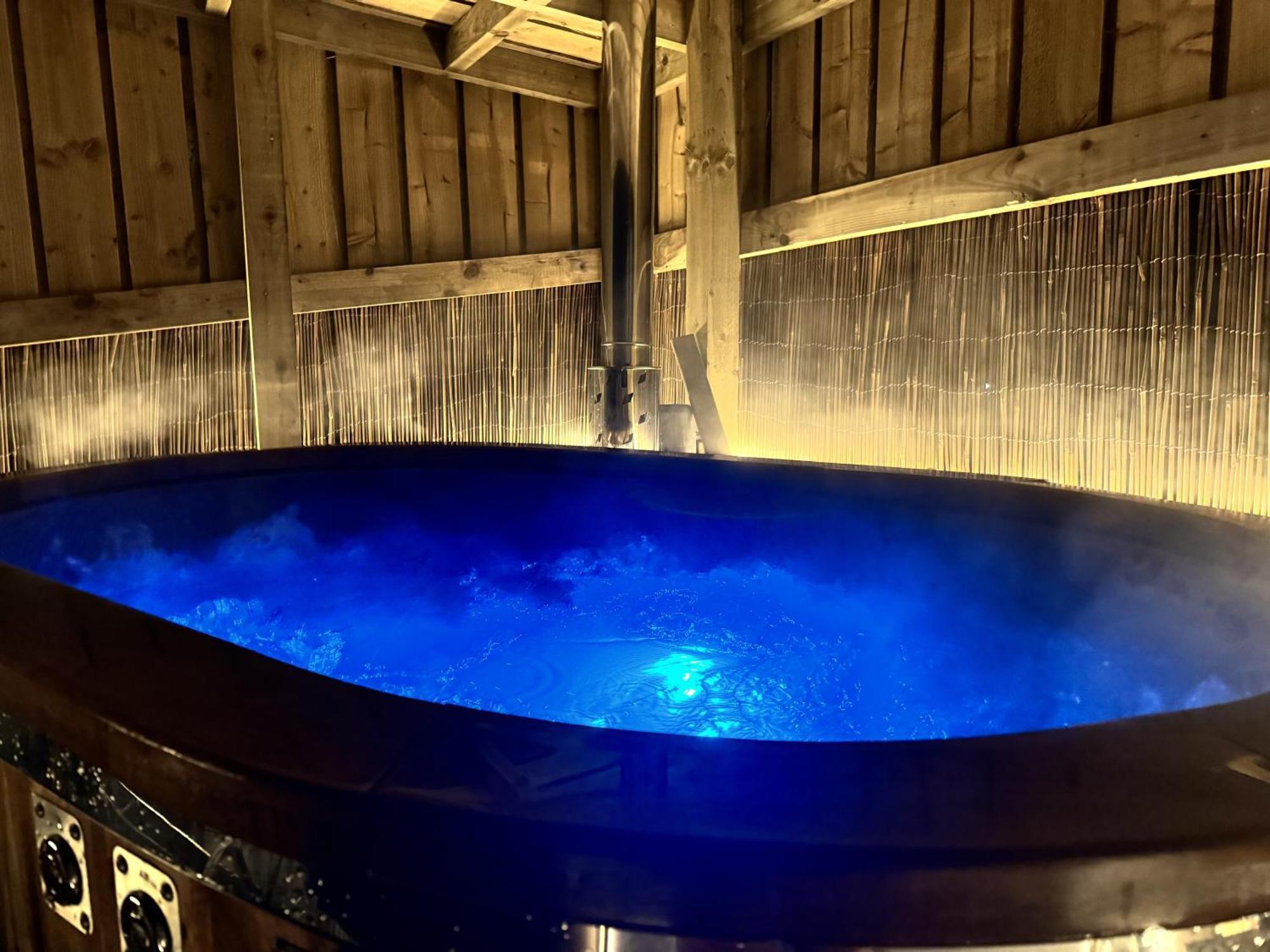Earby Deerstone Glamping-Pinhaw Beacon Dome Hot Tub酒店 外观 照片